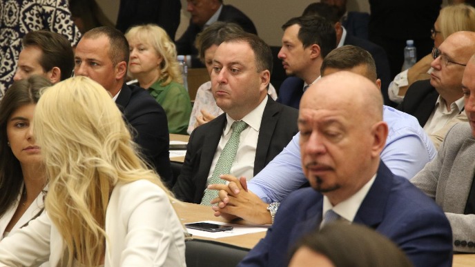 Uklanja se Staklenac